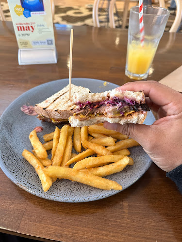 Comentarii opinii despre The Oaks Hotel