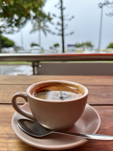 Vanilla Lily - Coolangatta