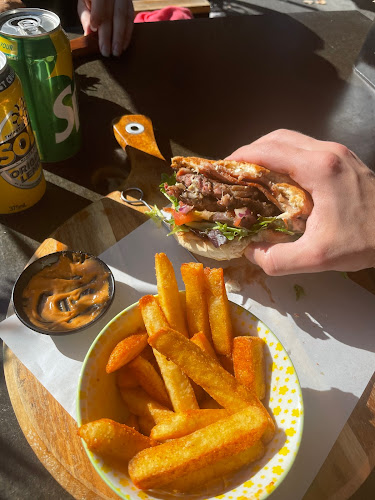 Big Belly Burgers - Hospitality and gastronomy