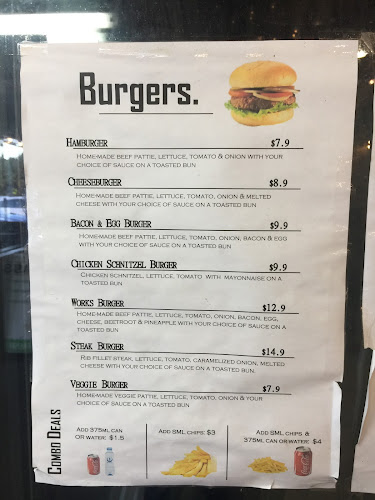 Three Musketeers Mooloolaba - Hospitality and gastronomy