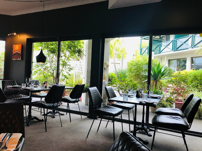 Juniper & Bay - Como