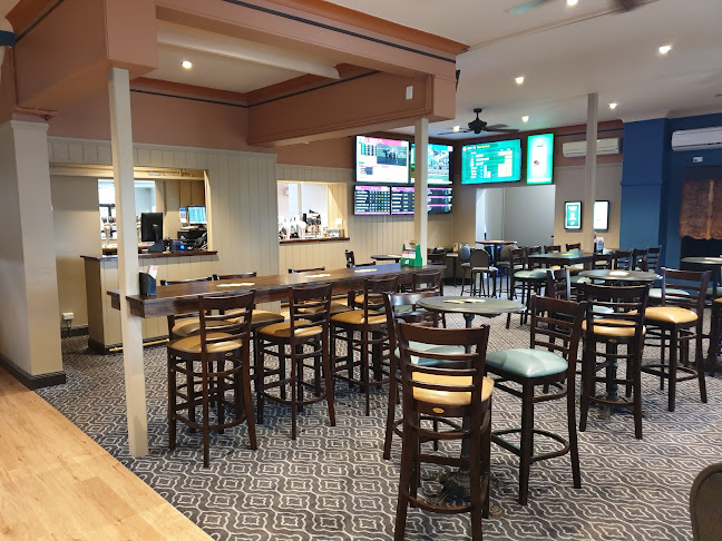 Opinii despre The Oaks Hotel în Sydney - Hospitality and gastronomy