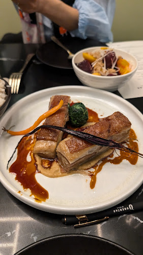 Opinii despre Miss Mi Restaurant & Bar în Melbourne - Hospitality and gastronomy