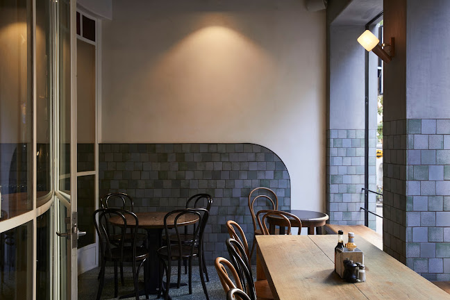 Le Pub and Bottle Shop - Hospitality and gastronomy