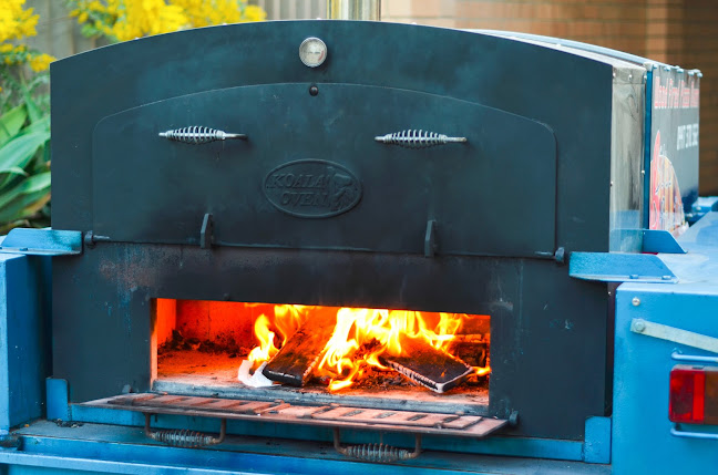 Opinii despre 8 slice productions wood fired pizza caterting în Perth - Hospitality and gastronomy