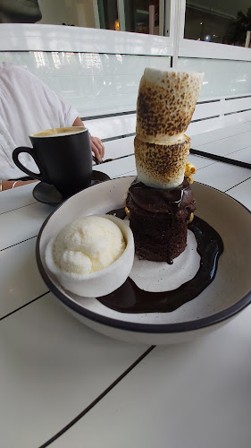 Comentarii opinii despre Denim Co.