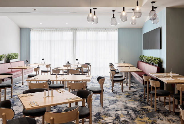 Castello's Victorian Tavern