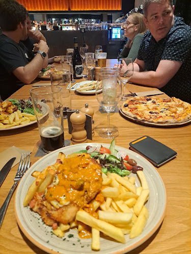 3 Oracle Bvd, Broadbeach QLD 4218