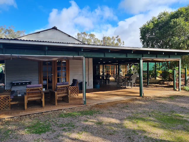 Old Bakery Stone Hut - Hospitality and gastronomy