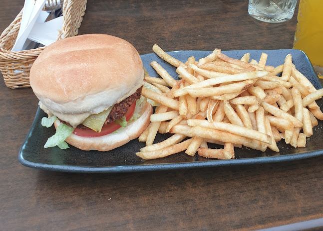 Two-Bit Villains - Hospitality and gastronomy