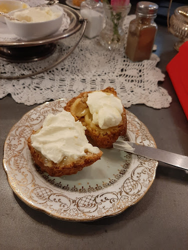 Comentarii opinii despre Your Vintage Occasion Tea Salon