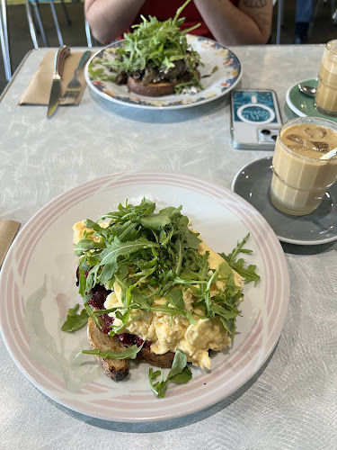 Comentarii opinii despre Machine Laundry Cafe