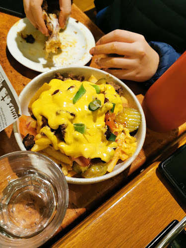 Last Drop Elizabethan - Hospitality and gastronomy