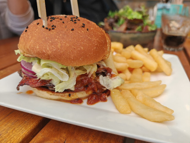 252 Eagle Bay Rd, Eagle Bay WA 6281