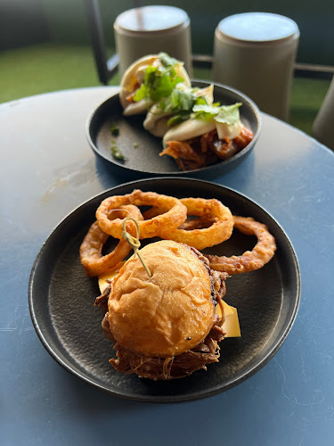 Lightbox Espresso & Wine Bar - Gladstone Central