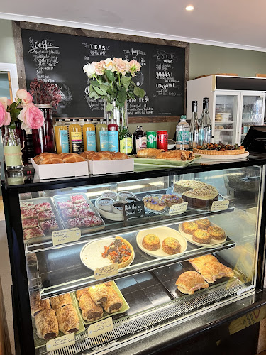 Moon Lily Kitchen and Cakes - Hospitality and gastronomy