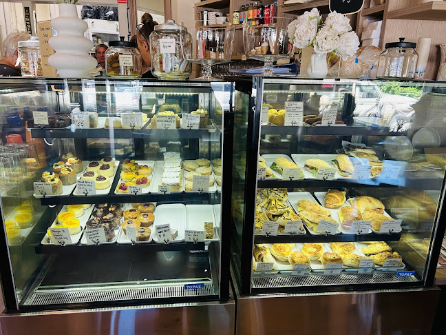 112 High St, Woodend VIC 3442