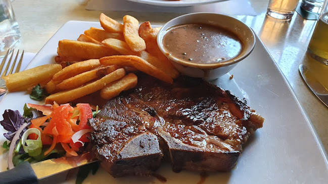 Opinii despre Bottlemart - Attfield 39 Bar & Bistro în Maddington - Hospitality and gastronomy