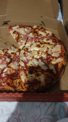 Dom's Pizza Parlour - Hospitality and gastronomy