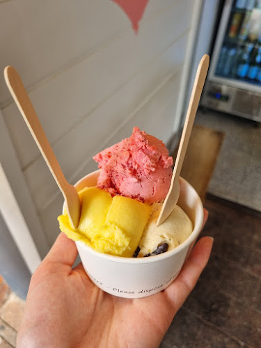 Bella Rosa Gelateria - Hospitality and gastronomy