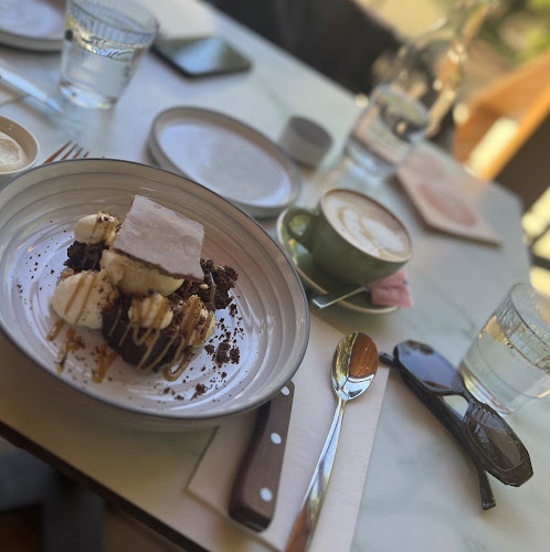 BLAQ Restaurant & Bar