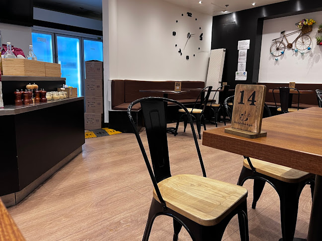 Black & White Espresso - Wanniassa