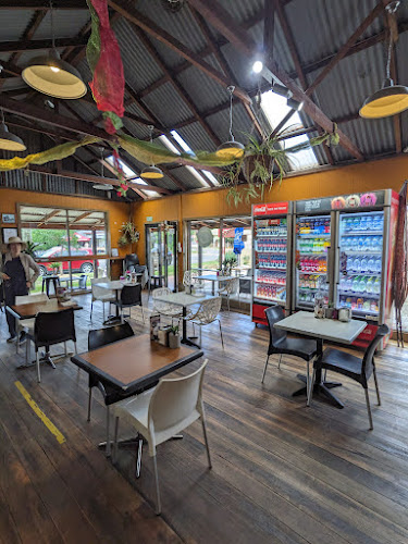 Comentarii opinii despre Nerson's PiePlace & Takeaway