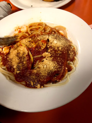 Lucias Pizza & Spaghetti Bar - Hospitality and gastronomy