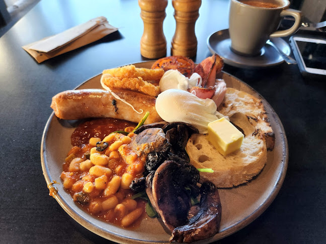 56 Goondoon St, Gladstone Central QLD 4680