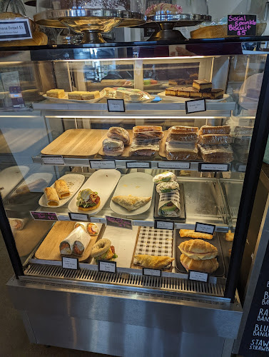 8 Creek St, Walkerston QLD 4751