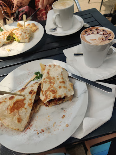 Opinii despre Norma Jeans Cafe Tinana în Tinana - Hospitality and gastronomy