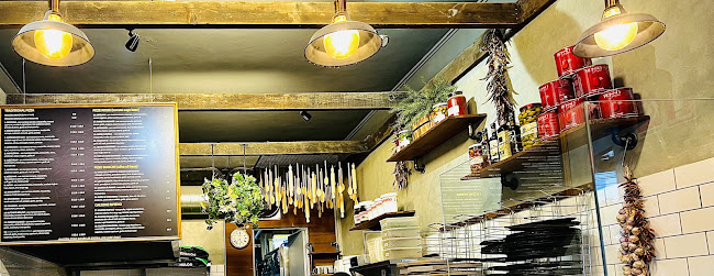 Queen Caterina Pizza e Birra - East Melbourne