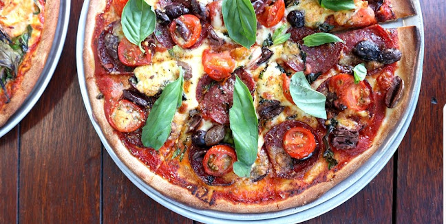 Old School Pizza & Stonegrill - Coburg