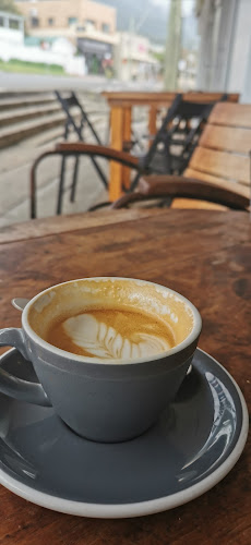 Earth Walker & Co General Store & Cafe - Hospitality and gastronomy