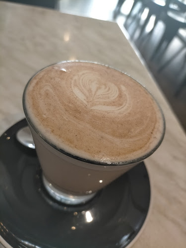 Opinii despre Black Cup Cafe în East Geelong - Hospitality and gastronomy