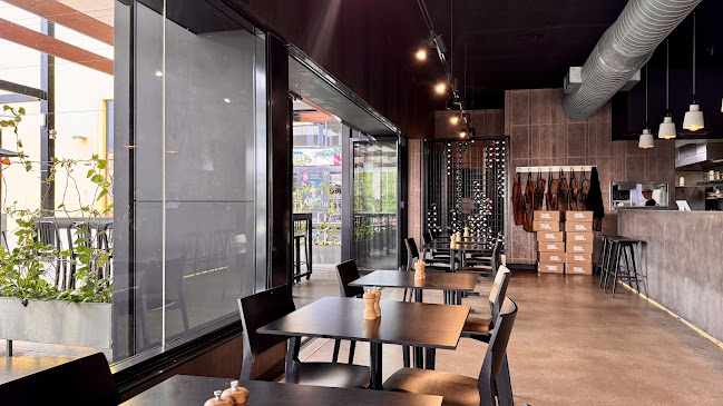 Opinii despre Lightbox Espresso & Wine Bar în Gladstone Central - Hospitality and gastronomy