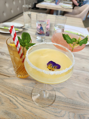 frankie. Bar & Eatery - Hospitality and gastronomy