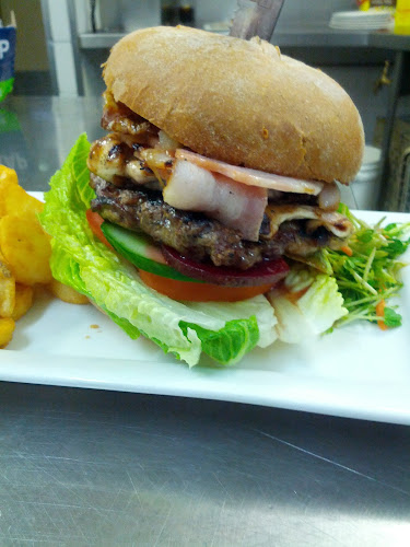 Comentarii opinii despre RQ'S Tavern