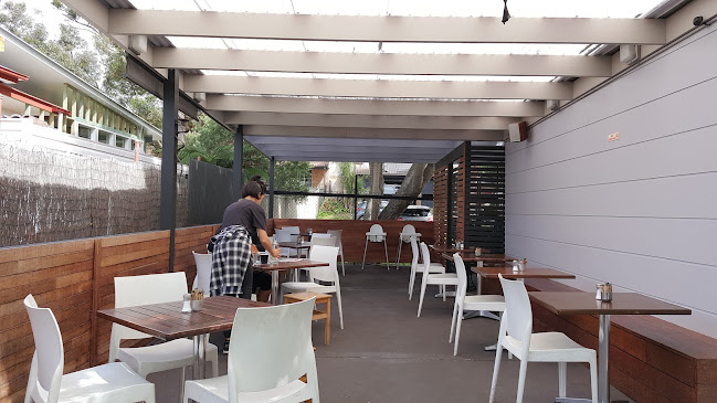 Comentarii opinii despre The White Rabbit