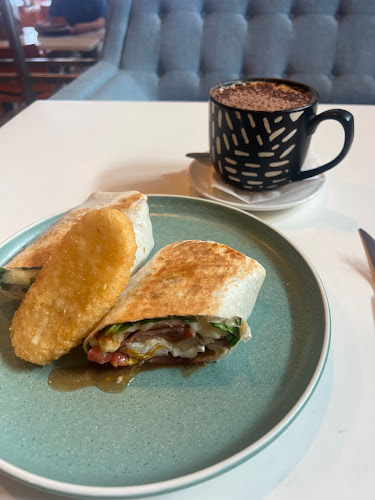 Comentarii opinii despre Born Wild Wholefoods + Espresso