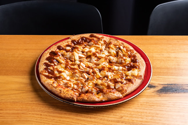 2 Lake St, Caroline Springs VIC 3023