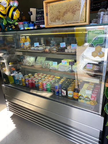 Opinii despre The Vintage Bee Coffee Co. în Maryborough - Hospitality and gastronomy