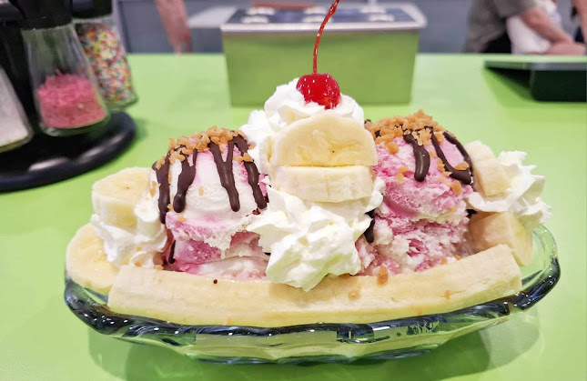 Yeppoon Gelato and Ice Cream (No Moo 4 U) - Hospitality and gastronomy