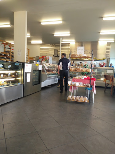 Royale Patisserie - Centennial Park