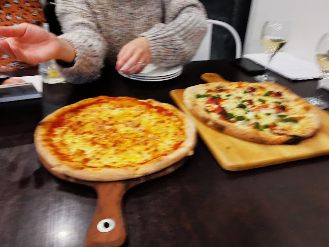 16 Letchworth Centre Ave, Salter Point WA 6152