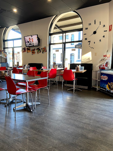 Scootz Cafe - Hospitality and gastronomy