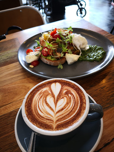 6 Macedon Rd, Templestowe Lower VIC 3107