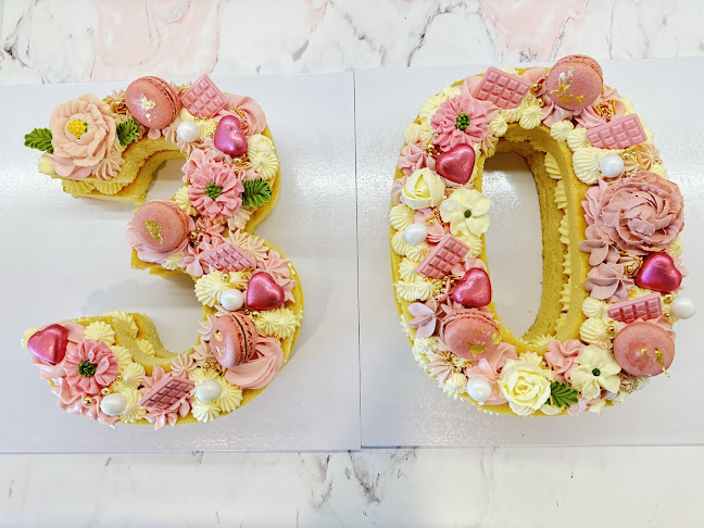 Comentarii opinii despre Over The Rainbow Cakes