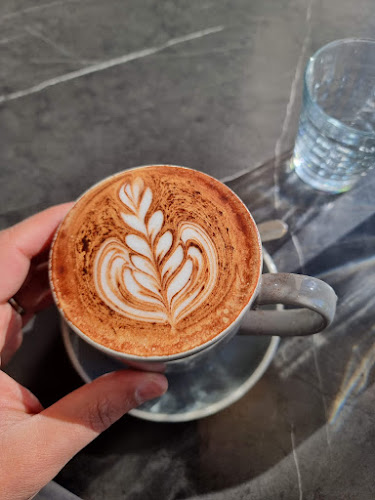 Comentarii opinii despre Coffee Society