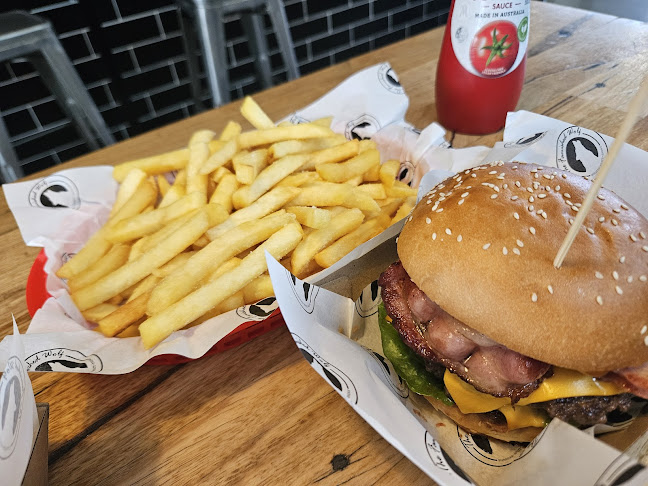 The Famished Wolf Patterson Lakes - Hospitality and gastronomy